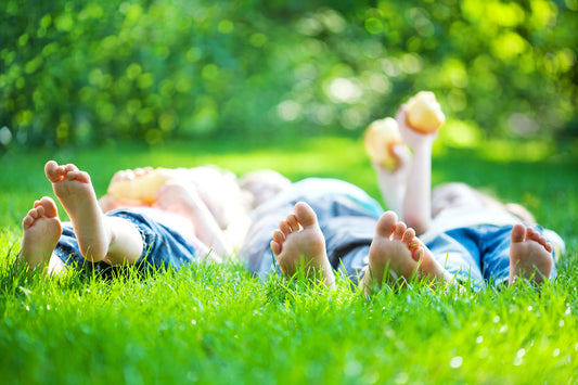 5 Reasons to Let Your Kids Be Barefoot